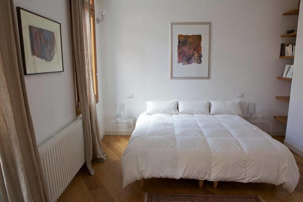 Ca' Filcamo Apartment เวนิส ภายนอก รูปภาพ